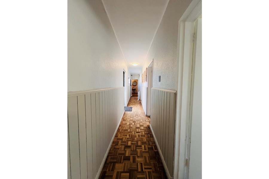 To Let 4 Bedroom Property for Rent in Goodwood Estate Western Cape